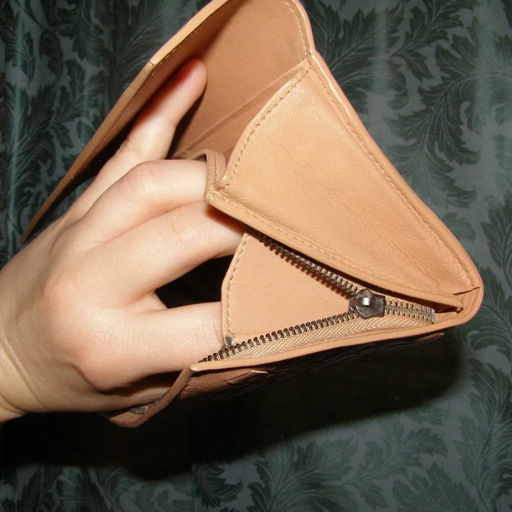 Bottega Veneta Intrecciato Nude/Tan Flap Wallet EUC